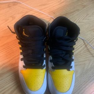 Air Jordan 1 university gold